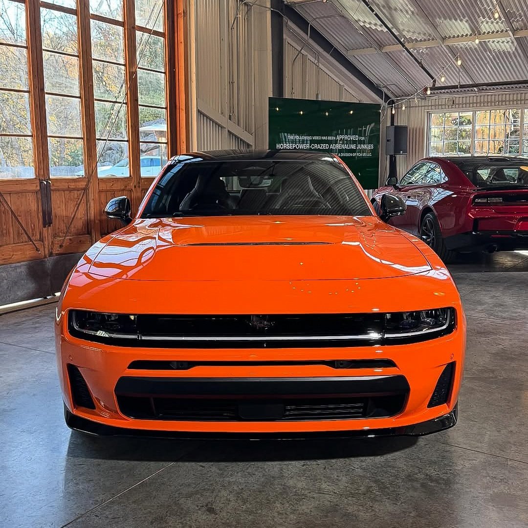 LXandBeyondNats's tweet image. #frontendfriday All-new SIXPACK-powered 2026 @Dodge Charger Scat Pack, 550hp (Gas). 📷: @eddiex616 🚘: @dodgeofficial | dodge.com