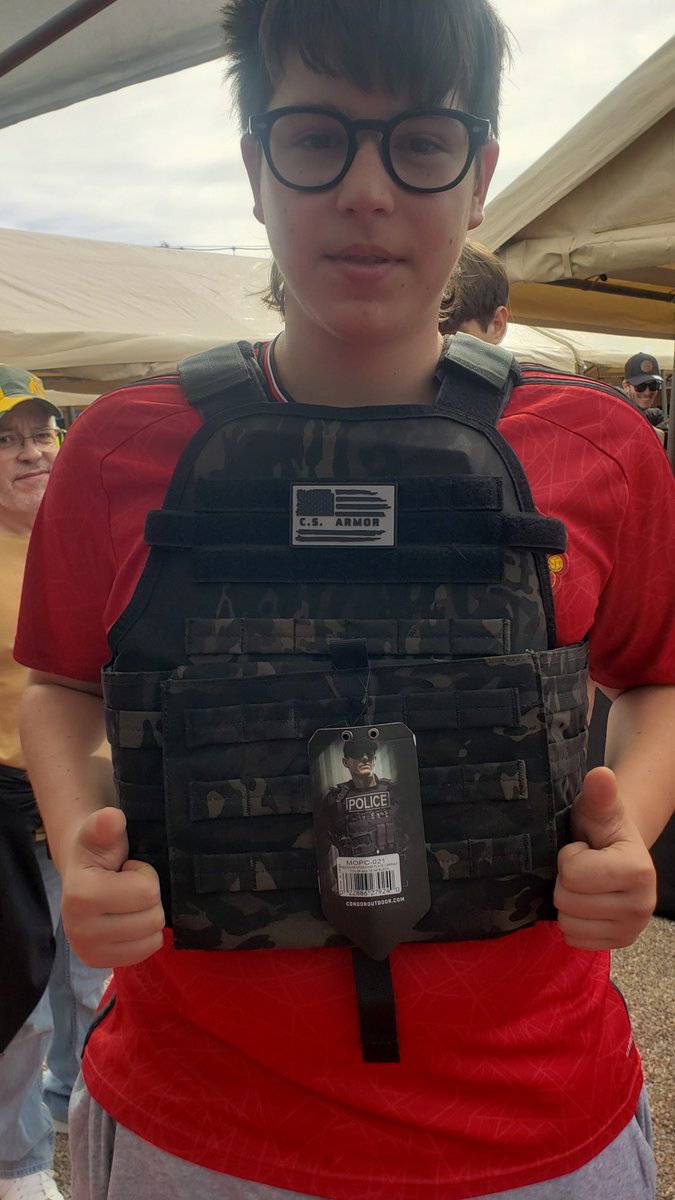 The monarchs took Rafi to the San tan valley gun show 11 15 25 #thehouseofdeherrera #micronation #micronationalism #tourism