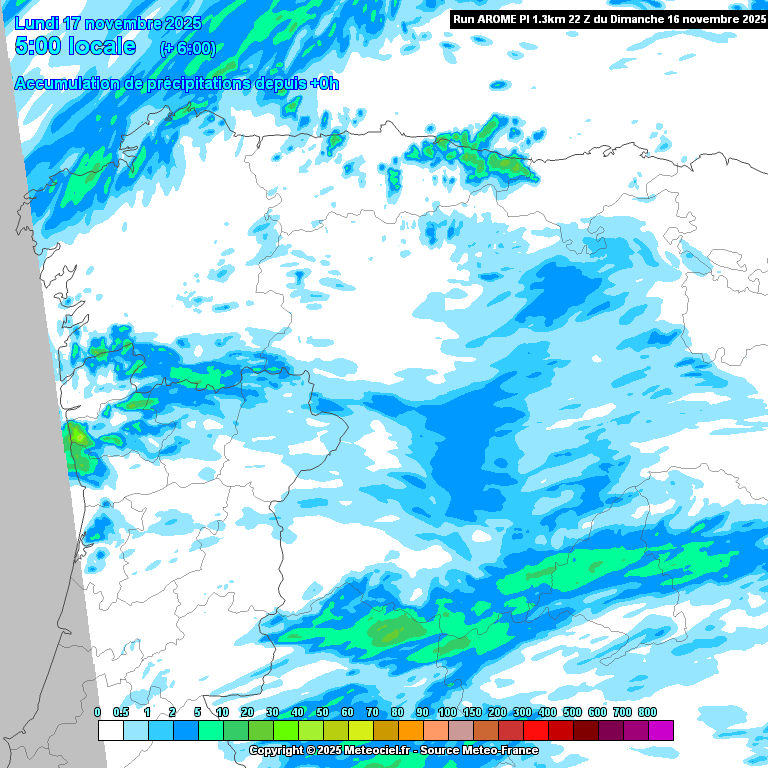 El modelo más reciente, que es de hace 1 hora, el AROME-PI (predicción inmediata), NO ve precipitación entre las 23 h del domingo y 5 h del lunes. Y llevamos ya casi 7 litros en apenas unos minutos.

No creo que esto vaya a mucho más, pero lo dicho, es una situación sorprendente.