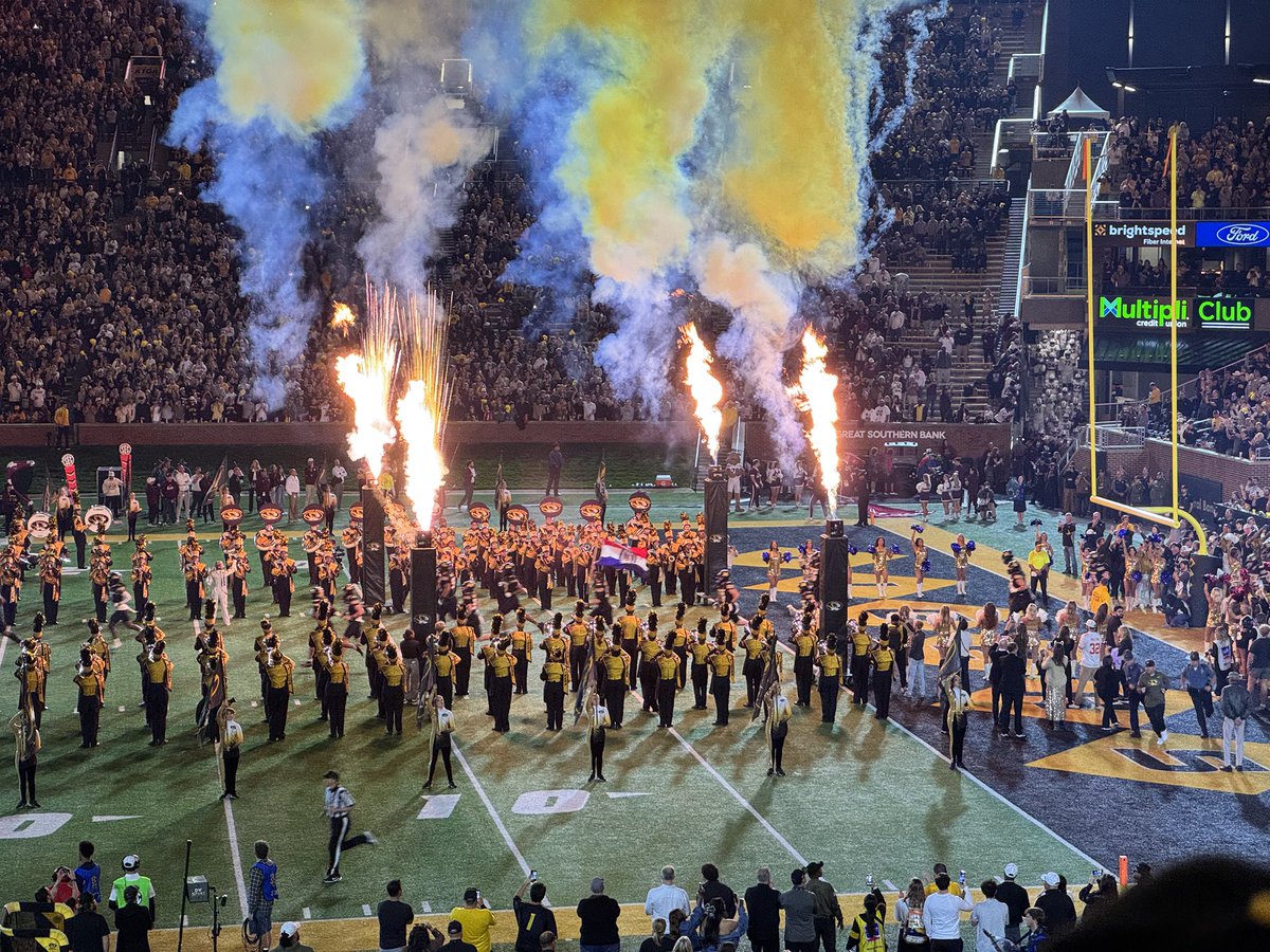 Tom_Maassen's tweet photo. Final home game was a good one!
Nice win for @MizzouFootball!
#MIZ https://t.co/YY8veYK3V2