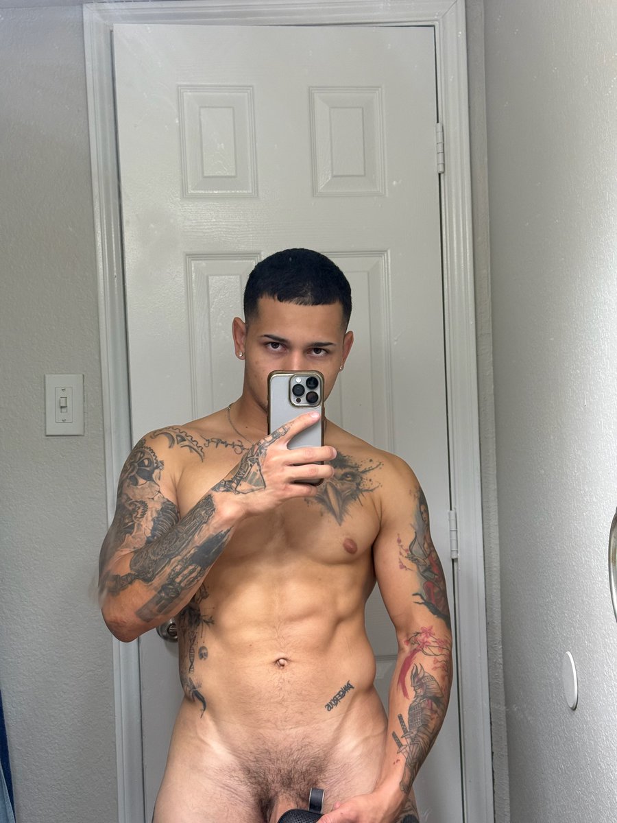 theale09_ tweet media