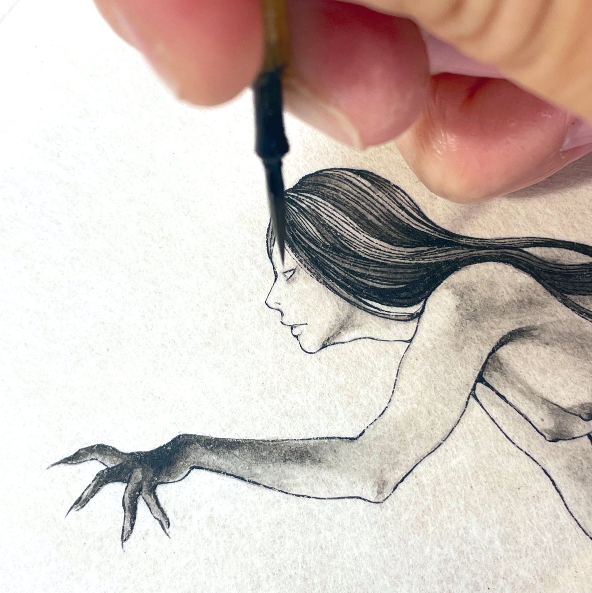 おはようございます。
今日で完成。

黒目を入れる時が一番緊張する。