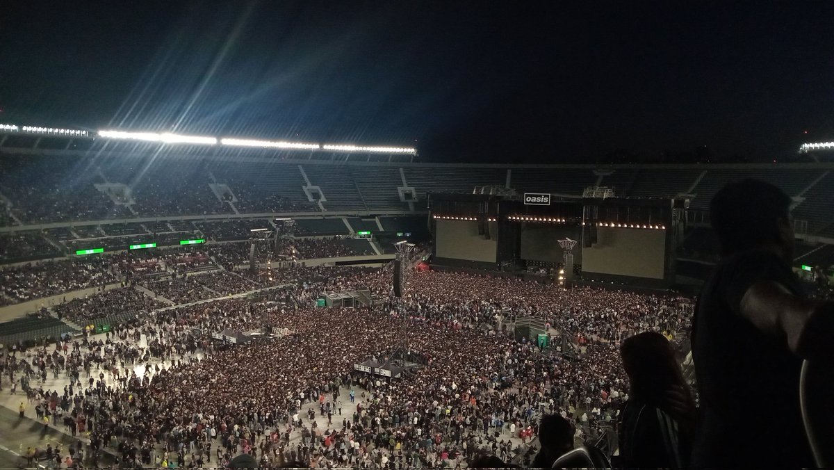 Acá estamos.
Caminé 1 hora + 9 pisos en escalera pero acá estamos.