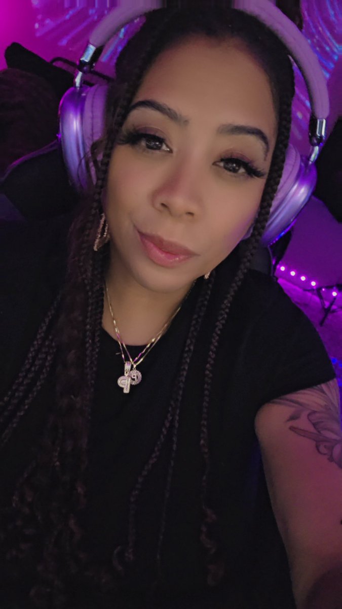 Lady_Savage05's tweet photo. Lady is LIVE on #Kick !! Come hug my neck!! Happy Sunday! 
Meet me here https://t.co/8WVDqdwDKv 
#KickStreaming 
#kickcommunity https://t.co/4I0FH3k27c