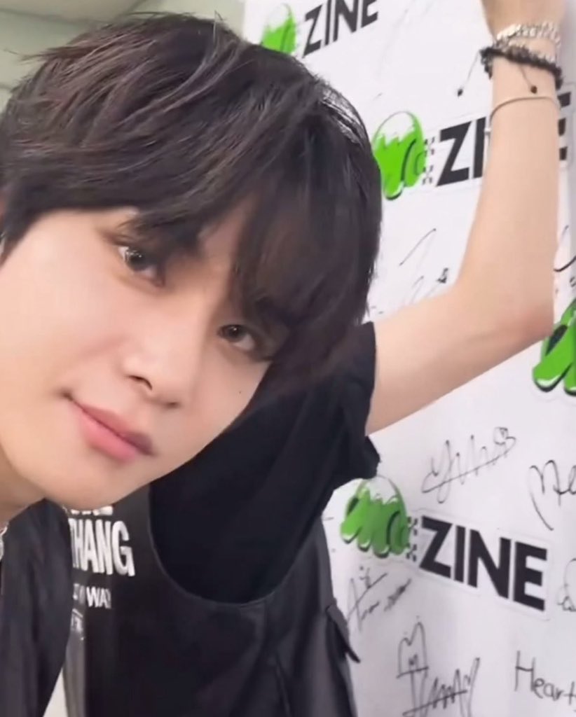 (앙녕하세요.. 오랜만이에여..너무 오랜만이여서 잼트 낋여줄 감도 잃어버렸다요 나랑 예전부터 많이 교류하던 트친들도.. 다 떠나갓어요..열트하고싶은데 현생이 바빠서그래요 그래도 자주 들어올게욥💕)
                        O
                            o
                                .