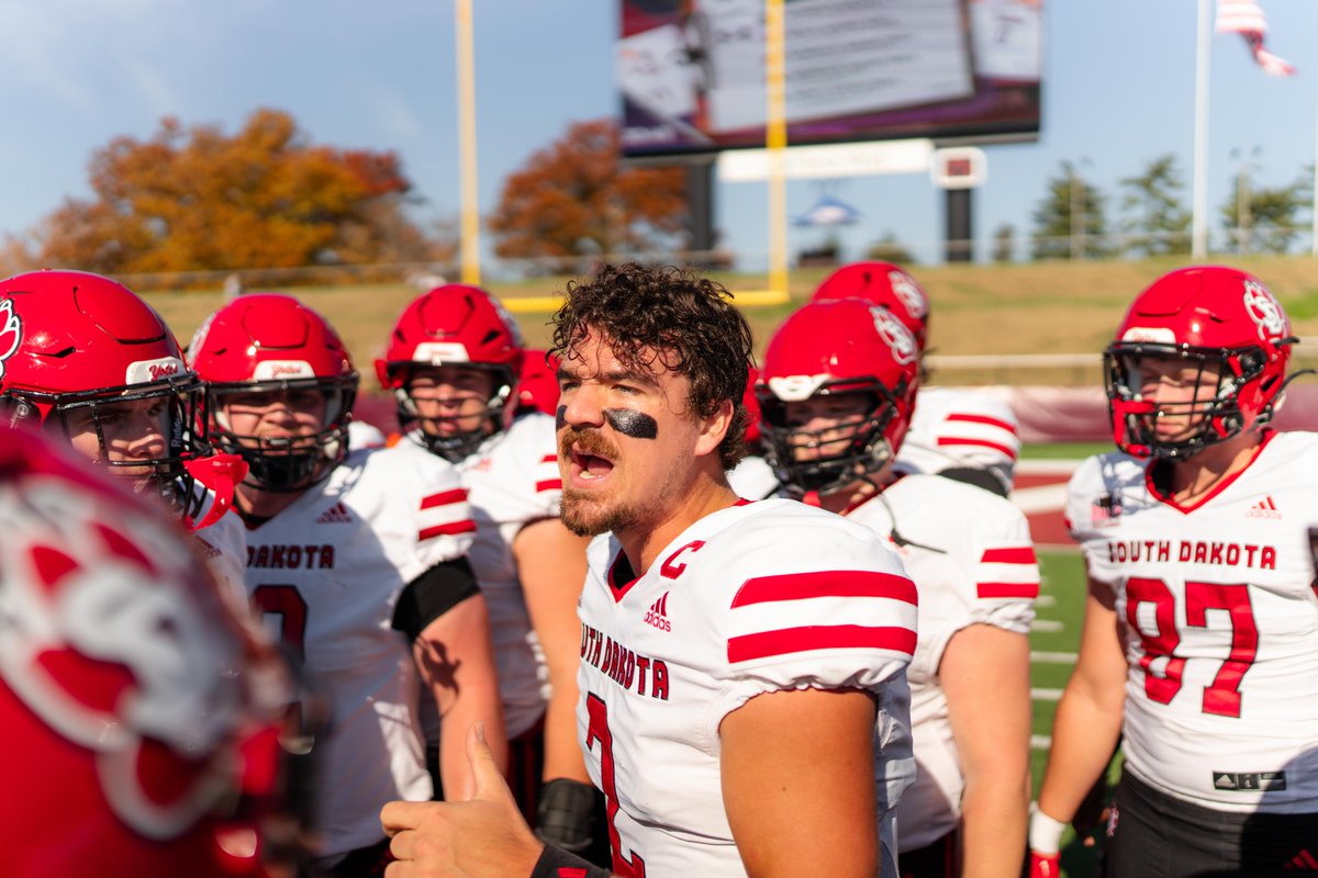 SDCoyotes's tweet image. Yotes are hot 🔥🔥

A combined 12-game win streak for your Coyotes!

#GoYotes