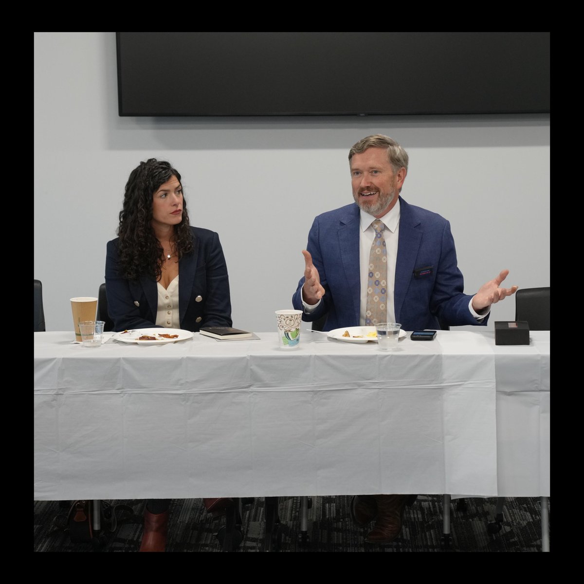 RepThomasMassie's tweet image. Saturday, my staff and I hosted Interview Day for U.S. Service Academy applicants from Kentucky&apos;s 4th District.

My interview panel (panelists pictured below) use their expertise to pick the most qualified and dedicated candidates. I wish each of the applicants the best.