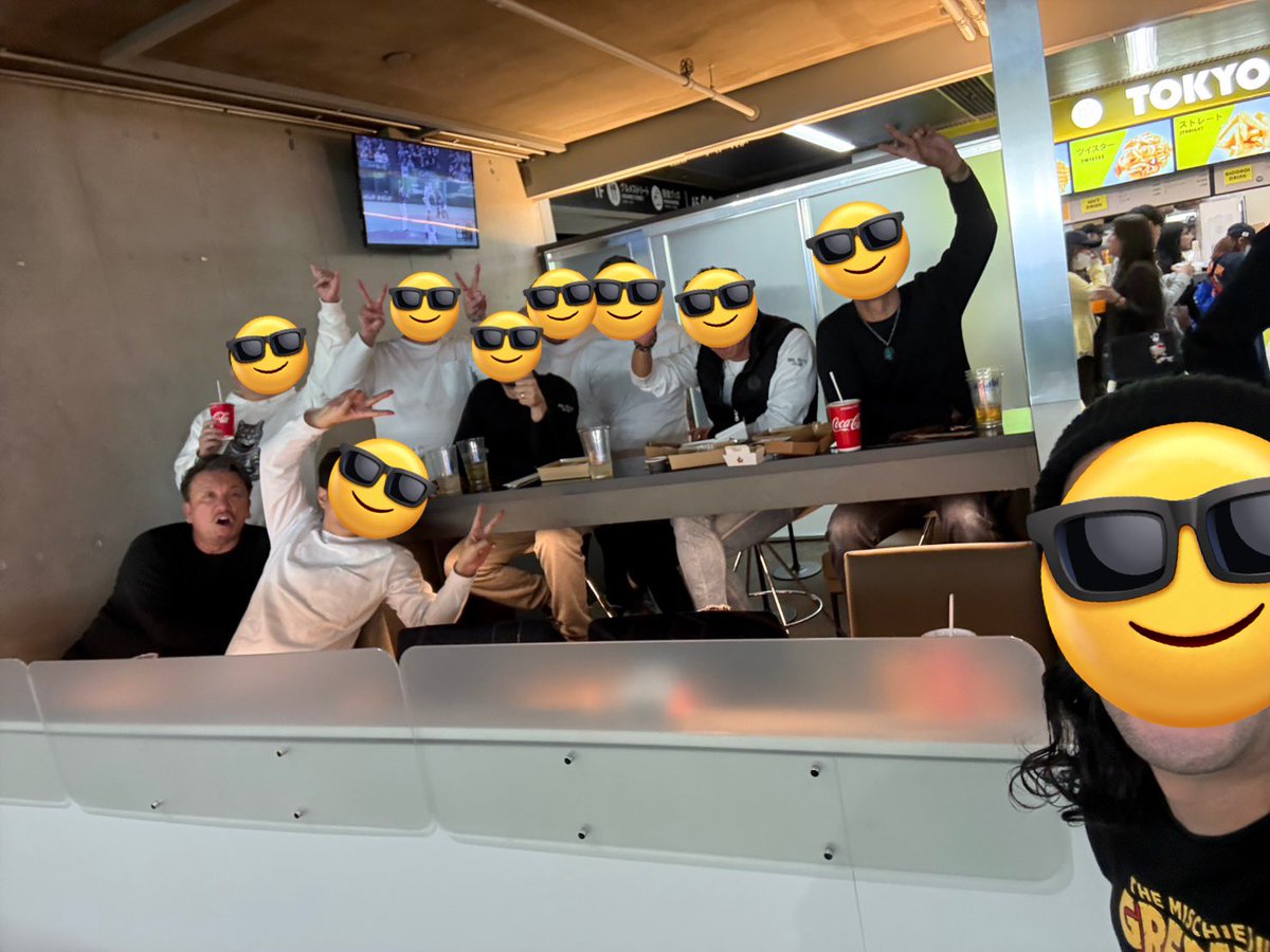 ryosuke_samurai's tweet image. おはようございます。
昨日は大きなお友達みんなで、東京ドームの特別席で野球の日韓戦を応援してきました。
19時試合開始で、13時から飲み始め、18時半に会場入りした時には全員がほぼ仕上がっていました。
チケットとってくれた@goujussk2 さん、ありがとう！
今日からまた働きます。
押忍🥋