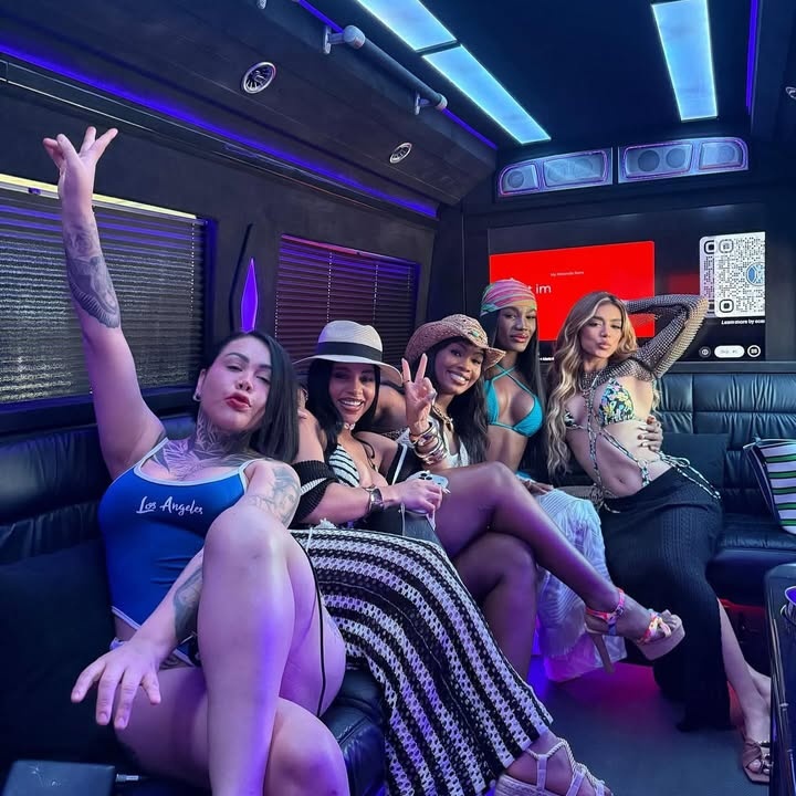 Tvmass12's tweet photo. Que junte 🔥🔥
aaaa las amoooo #lamansiondeluinny https://t.co/Z3bx1jSq99