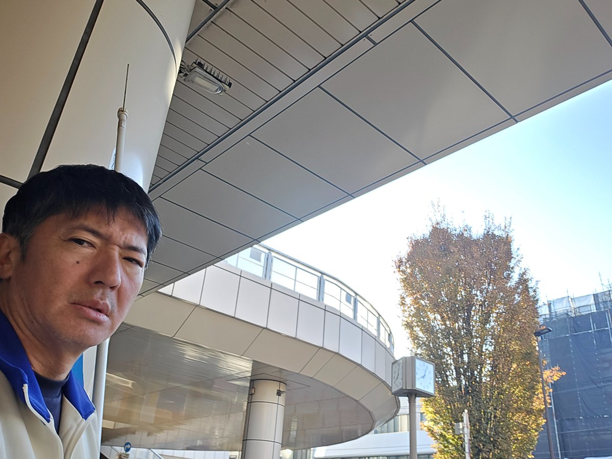 保谷駅で挨拶。西東京市では就労準備事業として、生活サポート相談窓口を開いている。 平日午後５時までの受付。 就労から離れている就労経験がない人へ個別に合致したプログラムを実施している。課題整理、目的設定、成功体験の積み重ねて取り組むところ。