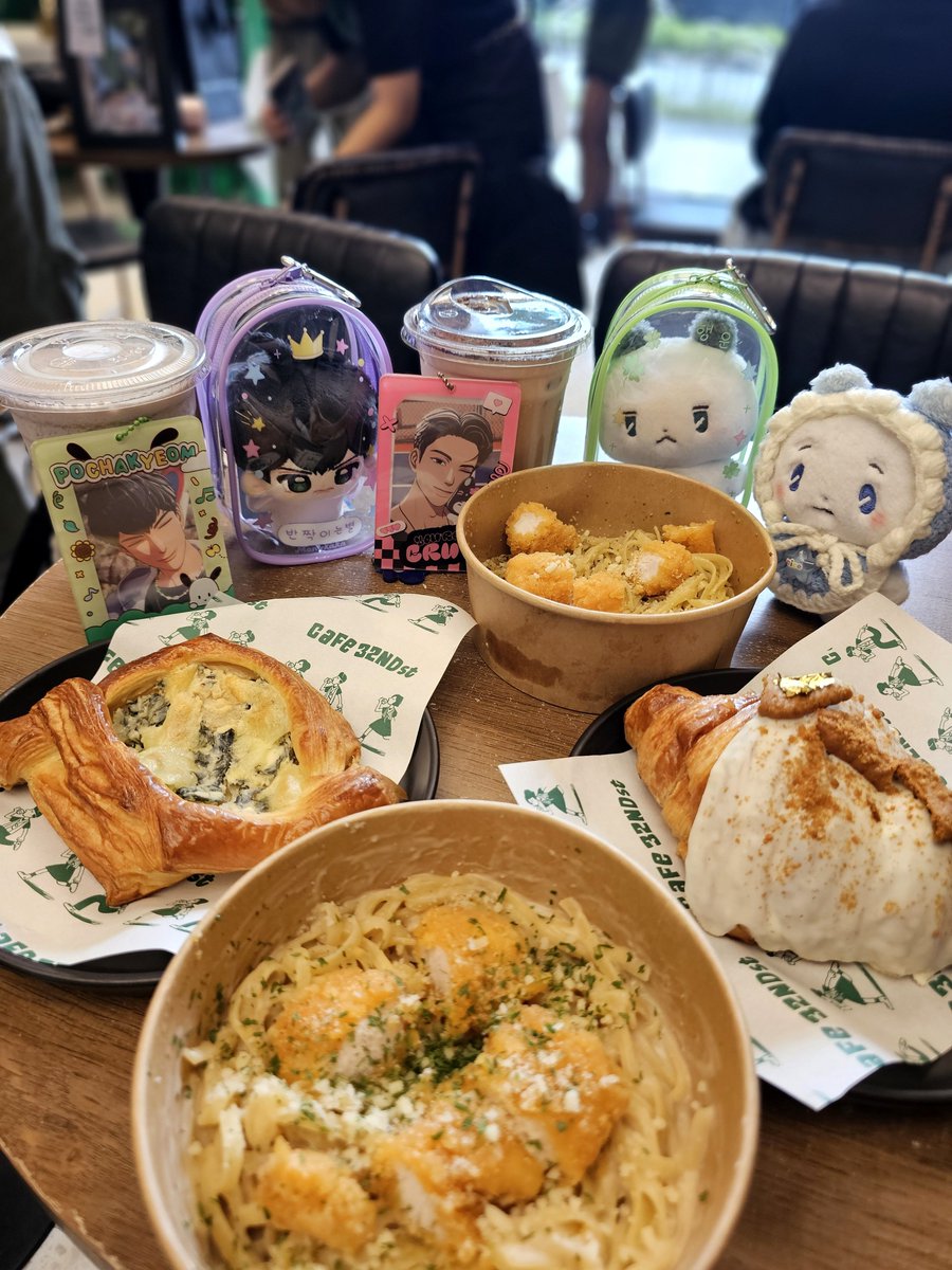 togeplli's tweet photo. haminie's birthday celebration yesterday was a blast 😍 tysm for hosting @codehamin 🌱🖤

#404NOTFOUND #CodingWithHaminPH https://t.co/9lBSDiGsbI