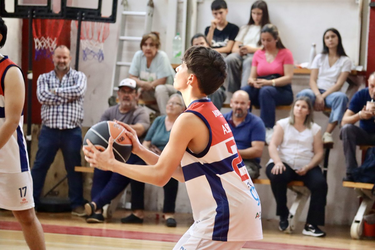 OblOficial's tweet image. 🏆📸 𝐓𝐎𝐑𝐍𝐄𝐎 𝐎𝐁𝐋 𝐃𝐄 𝐒𝐄𝐋𝐄𝐂𝐂𝐈𝐎𝐍𝐄𝐒  ‐ Cat. Formativas U14 

Finalizó el Torneo de Selecciones para la U14 con la coronación de @LRBSoriano que llega al título de manera invicta 🏆