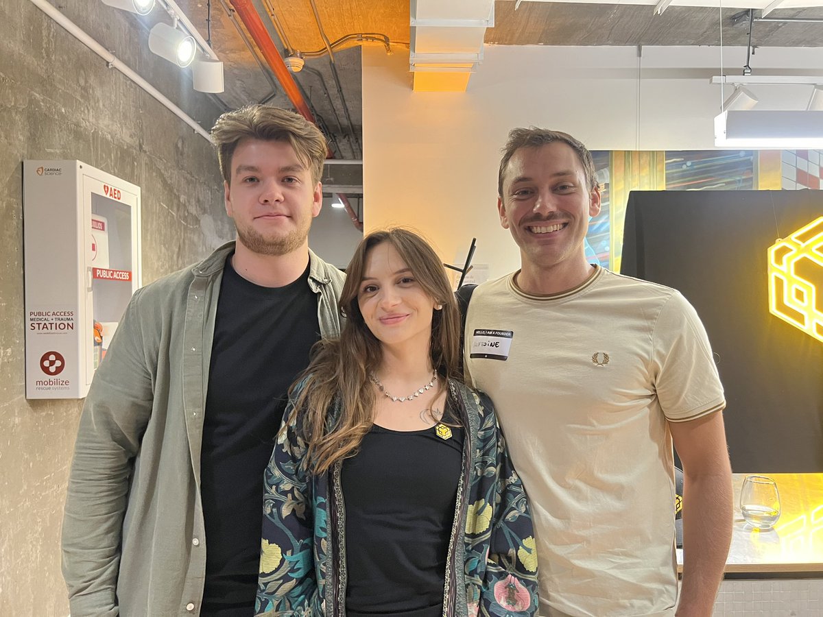 I’ve met today @antoinevales from <a href="/TrojanOnSolana/">Trojan on Solana</a>, <a href="/AnaMariaNicoar4/">Ana-Maria | BNB Chain</a> with our PR lead from <a href="/BNBCHAIN/">BNB Chain</a> 

Trojan is so bullish on BSC ecosystem 👍😉

BSC is so good