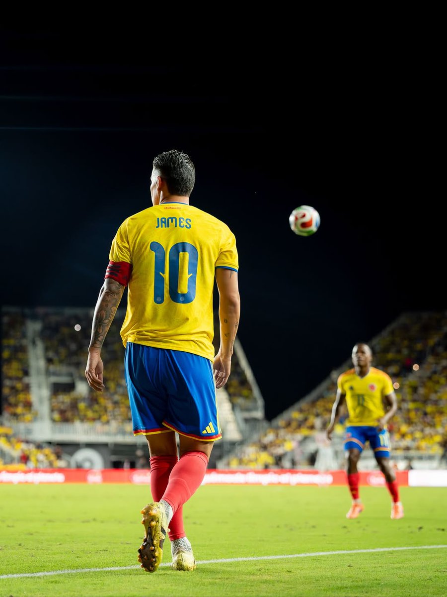 jamesdrocol10's tweet photo. James Rodríguez durante el partido amistoso internacional entre Colombia y Nueva Zelanda en el Chase Stadium. #James10 🇨🇴🔟
📸 cmnevents https://t.co/u2x5G6ThrF