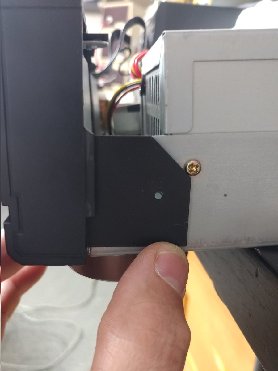 32_Bitz's tweet photo. 3D printed tabs to fix my CDTV front panel. https://t.co/WISA2H2NSX