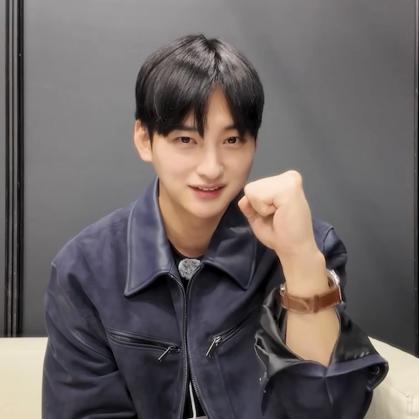 foxxes812's tweet photo. We’re all excited and yes, we naturally adore anything Eunwoo loves. 

But I’d like to add a GENTLE REMINDER that we should still be MINDFUL of what we post about the brothers. 

Being in the shadow of someone great, constantly compared, while building your own name is already challenging.

It’s fun to notice the similarities, but I hope we can focus more on LEE DONG-HWI as an individual, an AI RESEARCHER succeeding on his own merits. He’s not an idol, even if his visuals could rival one. So let’s try to keep our fangirling in moderation.

It would be ironic if he ended up experiencing the very things he hoped to avoid, after watching what his family and friends in the industry have gone through.

#CHAEUNWOO #차은우 #LEEDONGHWI