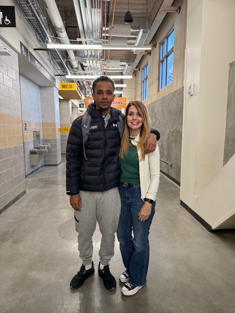 Tina R Jones tweet media