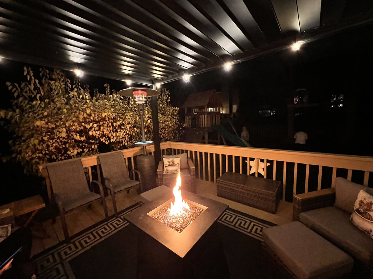 morpho_adam's tweet image. Chilly season deck hangout.