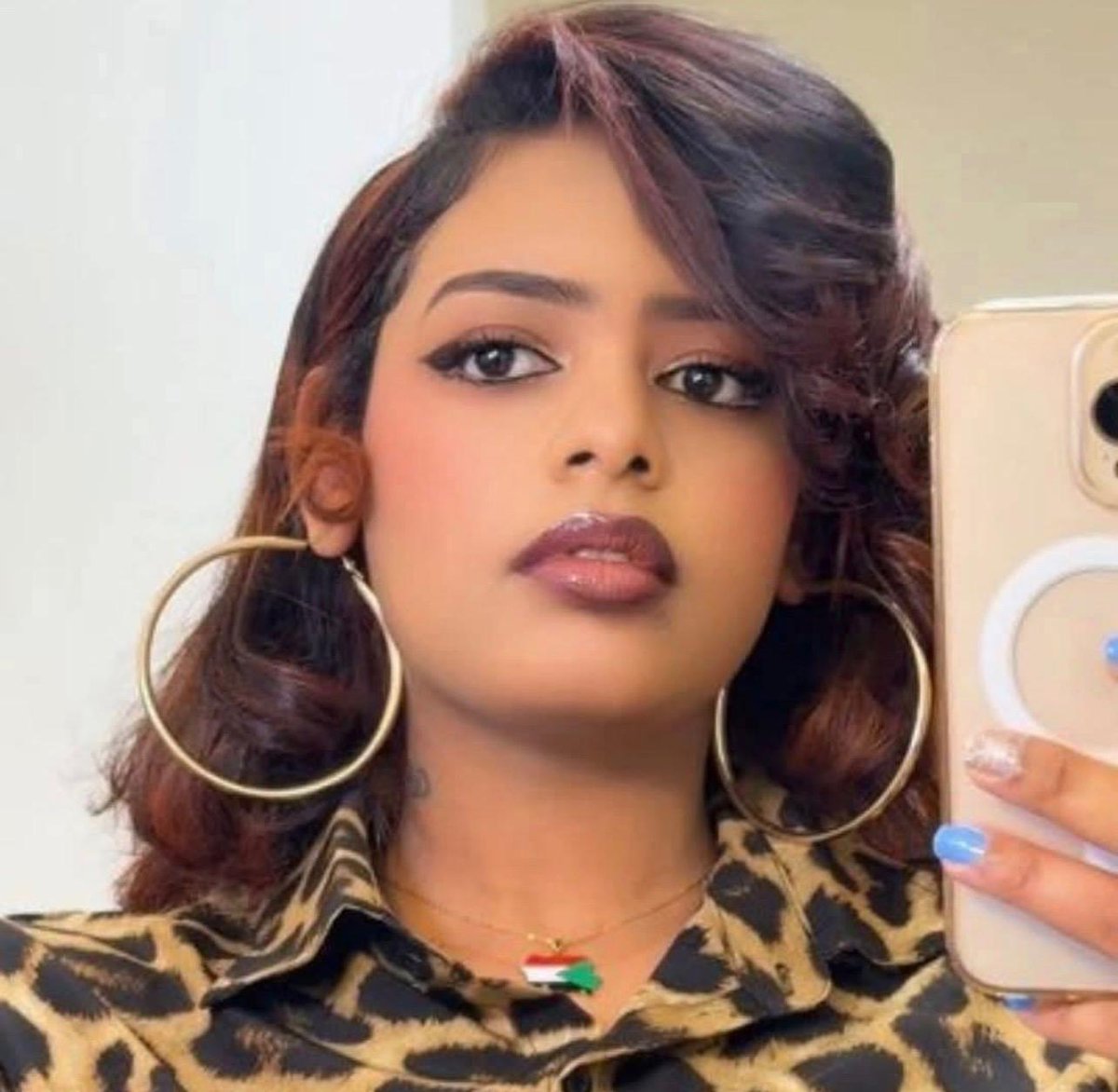 ح نكشـف تفاصيل إعتقال مريود في الوقت المناسب وح نكشـف الدور القذر البقوم بيه المدعو/الامين جعفر وهبـة الوسيلة والشُلة بتاعة مجموعة السودان في قلب الإمارات والمجموعة المستوطنة في النادي الإجتماعي دبـي وابوظبي تحديداً ،
 ومجموعة حمدوك وحزب البقبقاوات بتاعين قروب واتساب "نتشايل" 
+