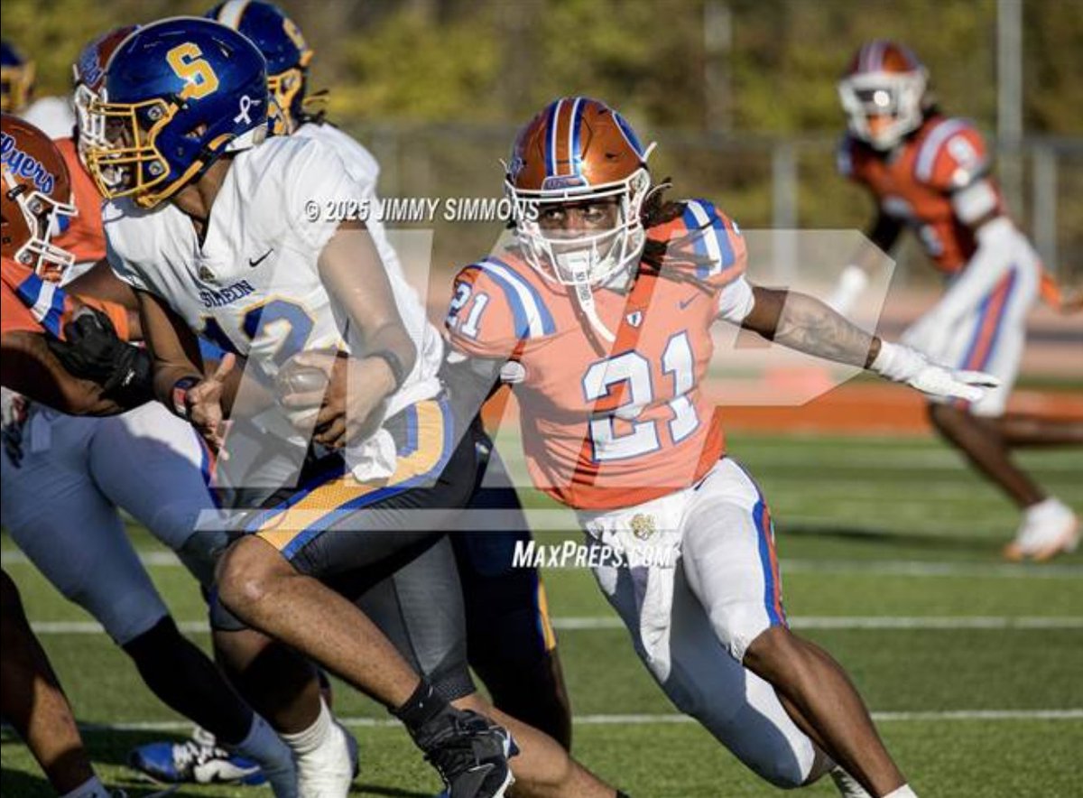 Simba426's tweet image. MaxPreps professional images from the @Football_Flyers game vs #ChicagoSimeon  @SimeonNation @SinqueTurner @PrepRedzoneIL @eside_flyers1 @DarrenSunkett @mrgrizzlie61 @StevePorter51 @stlsportsphoto  #618football
View images here: bit.ly/47ZqhXj Please Retweet. Thanks!