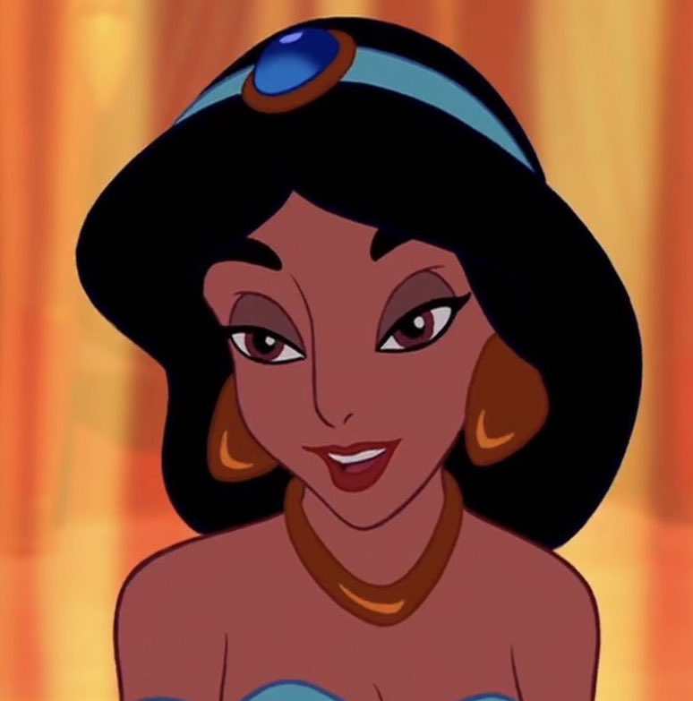 sialaterrrr's tweet image. people saying lara looks like jafar…can we be serious