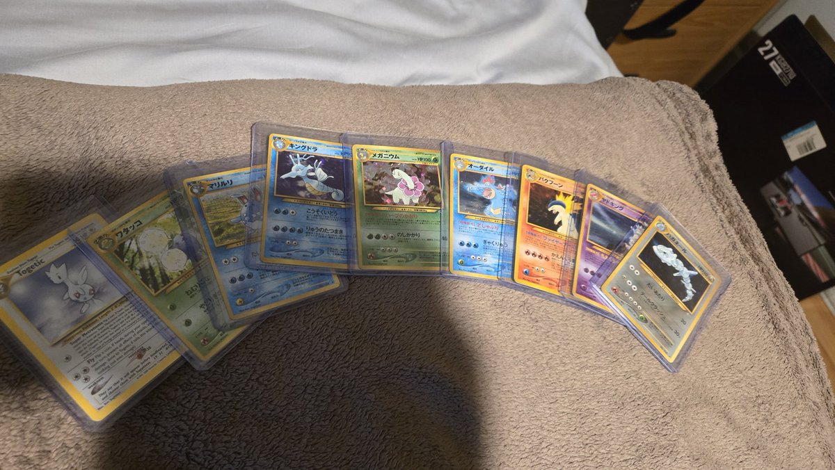 A blast from the past, want to start a master set for this very old pokemon set. A great start, thank goodness for getting them in Japanese. My wallet thanks me 😅

#Pokemon
#PokemonTCG