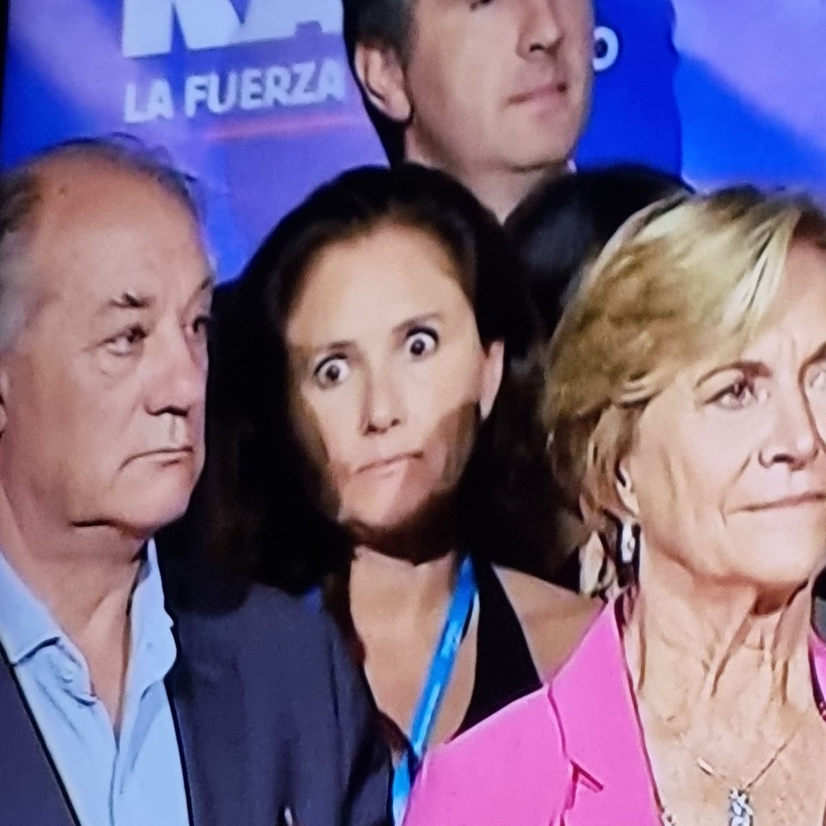 freeddick's tweet photo. Cuando te da un deja vu #Presidenciales2025 https://t.co/eVCfUyHyBY