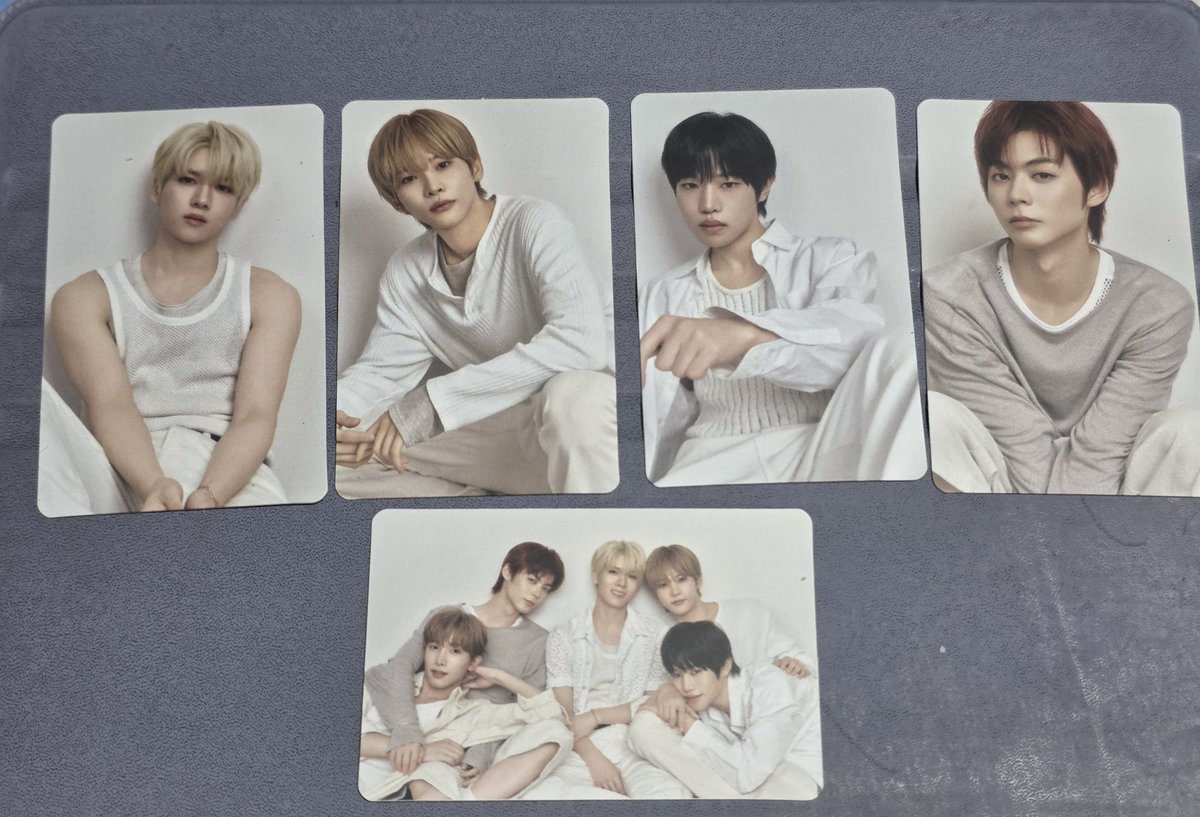 เรื่องเศร้าเช้าวันจันทร์ ดงยอนหายไปไหนอ้าาาา 🥹🥹 ไม่ได้แกะดูแต่แรก พึ่งจะรื้อเก็บกระเป๋า ชอคแรก ไม่ได้เก็บของต่อละนอยย
#POWERFULYOUTH_inBKK