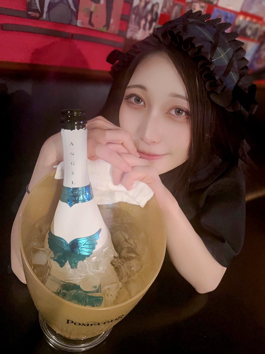 WorkTaku's tweet photo. 11/19
生誕後祝い＆天下一予選1位おめでとう!
今回も最推しに献上
天使はやっぱ🪽でしょ
#モフルロック #天使茉莉 #アイドル
#コンカフェ #黒髪ロング https://t.co/n4o51hUDHB
