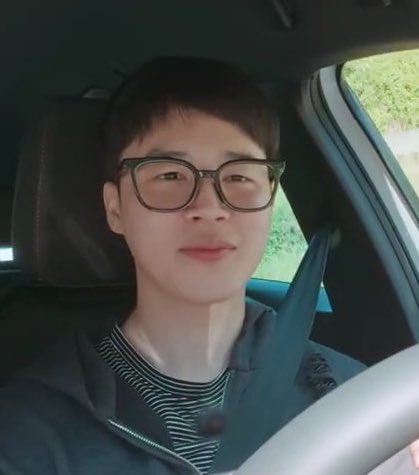 LOOK AT HIM 😭😭😭🤏🏻🤏🏻