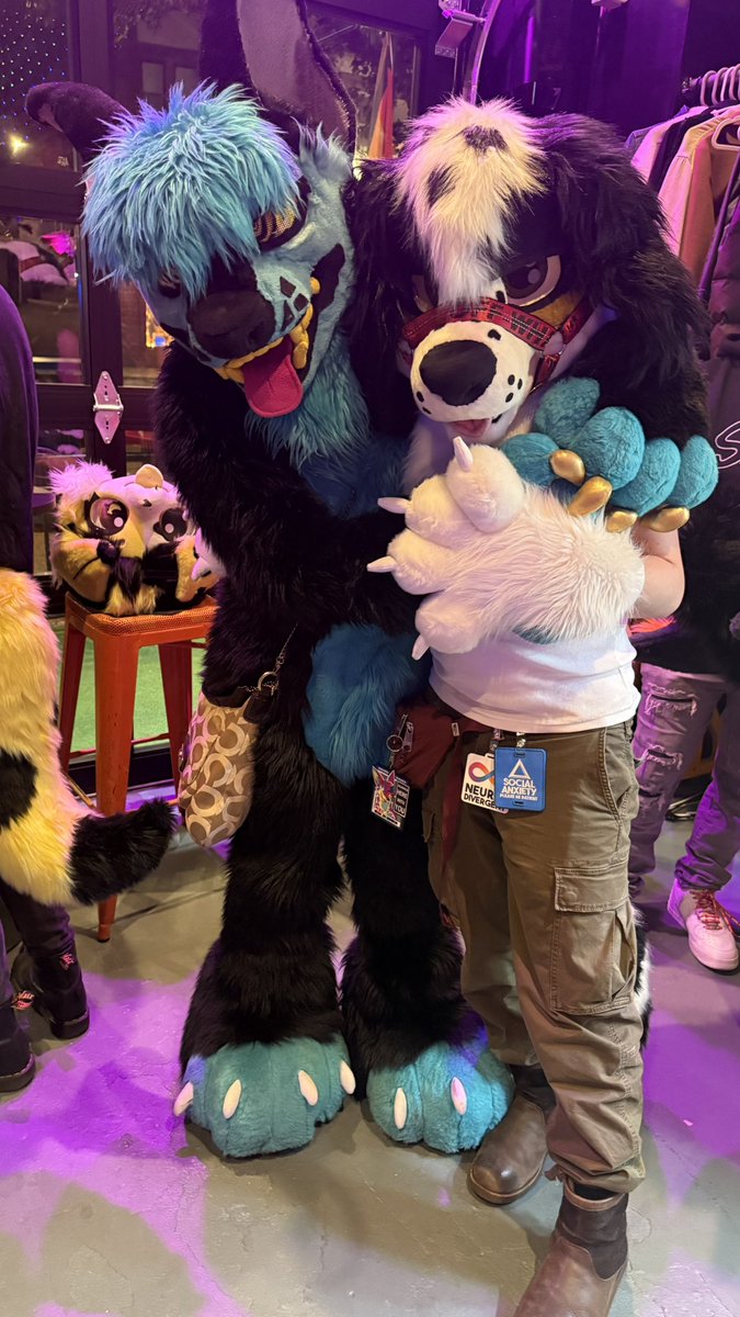 blushdog_'s tweet photo. Catching up with friends is always the best part of meets!
🦊 @DefaultFurr
🐾 drillbillion on IG
#DCFM https://t.co/qk1cxg4xTl