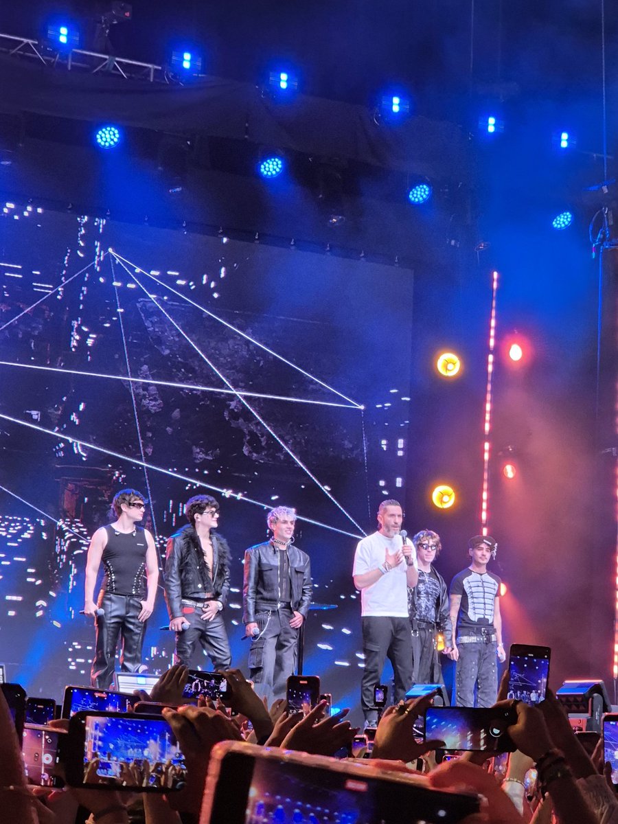 AdamariDice_'s tweet photo. ES OFICIAL, CD9 ESTÁ CON UNIVERSAL MUSIC 😭 https://t.co/09MU7Dqmfk