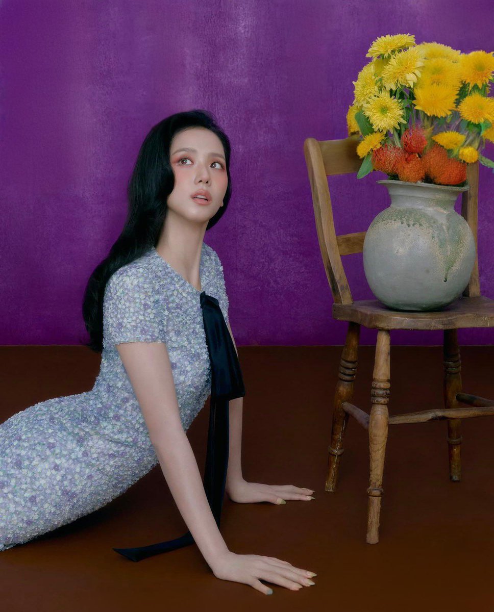 momsooo's tweet image. #JISOO for Elle Korea December issue clean Version.