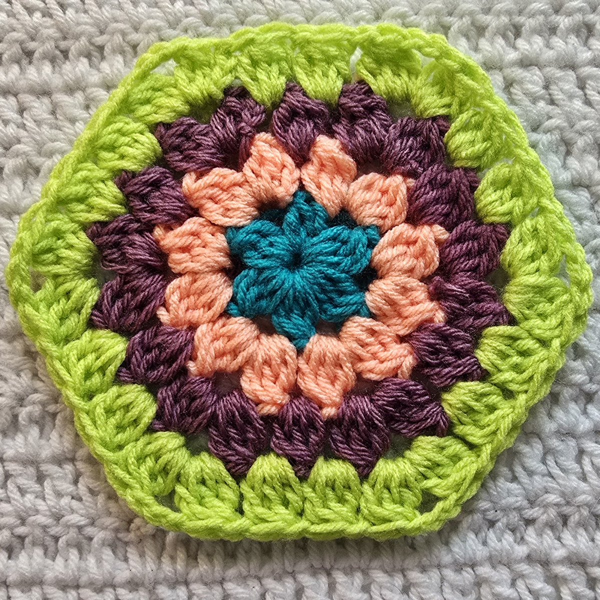 Crochetmelovely's tweet image. New free pattern from me: Pretty Cluster Hexagon! Full pattern on my blog or grab the PDF from my Ravelry shop! Both links are in my bio! 🫶👋💕 #yarn #fiberartist #crochetersofinstagram #crocheting #crochetcrew #crochetpattern #crochetpatterns #freepattern #freepatterns #free