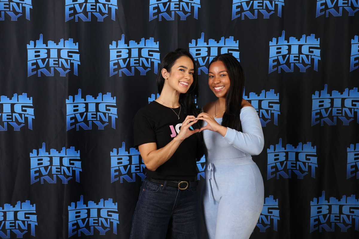 Menorr2's tweet image. Meeting my real-life superhero meant the world to me. As a high school counselor and SEL teacher, seeing her in person reminded me that there’s so much hope. 
Thank you, AJ, for your heart, your light, and everything you do. I appreciate you. 💛 @TheAJMendez #AJLee #BigEventNY
