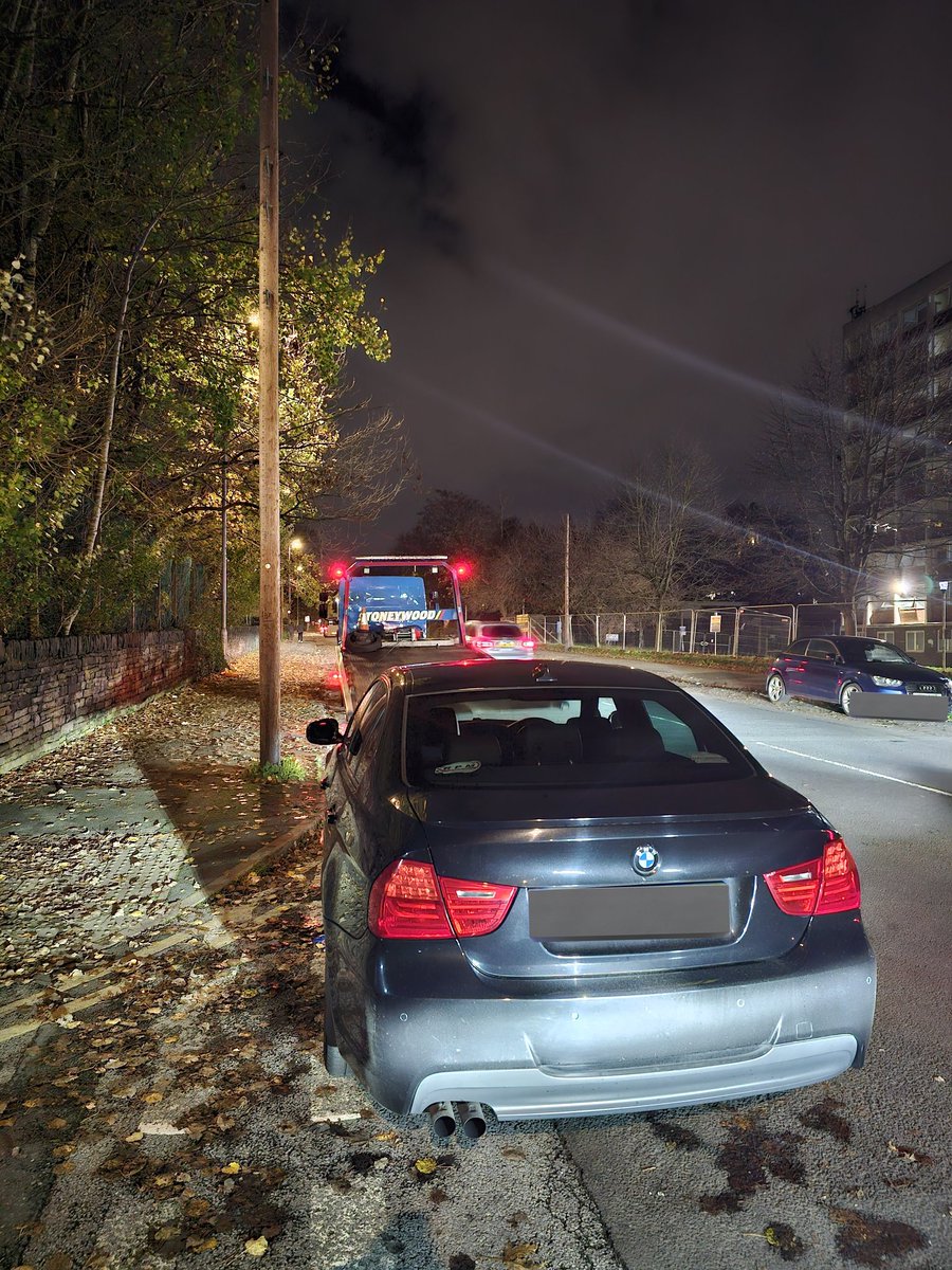 WYP_BDSpecials's tweet image. 2 Special Constables worked with @WYP_BradfordW Response on lates today.

They dealt with a few nuisance logs, a report of a fight, a stabbing log and also this vehicle was seized as the driver had no insurance. 

#Fatal5

@WYP_Specials