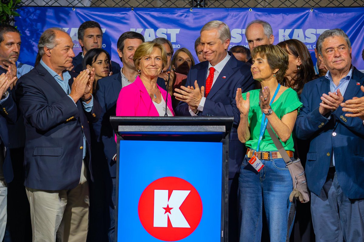 Tenemos demasiados problemas, problemas en materia de seguridad, en economía, en falta de empleo, en un presupuesto que está totalmente desfinanciado. Tenemos además una entrada absolutamente descontrolada de migrantes, y por lo tanto es muy importante dar un cambio de timón