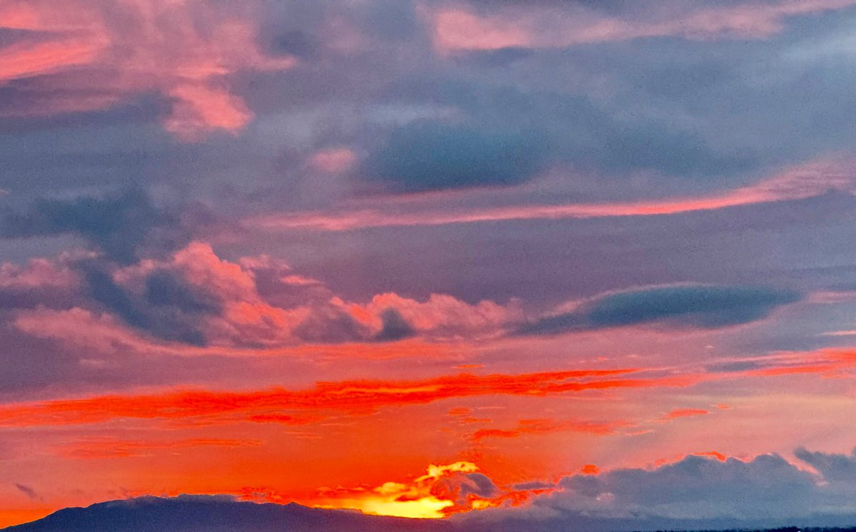 Beautiful sunset this evening!