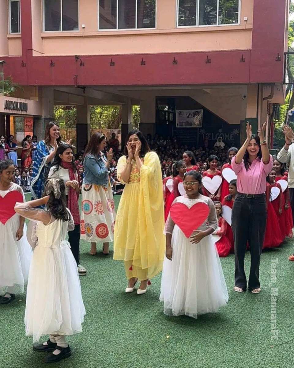 BollyChaska007's tweet image. Mannara joined cuties for celebration of Children's Day.
Always good to keep your inner child alive.
#MannaraChopra #Mannarians #HappyChildrensday
@memannara