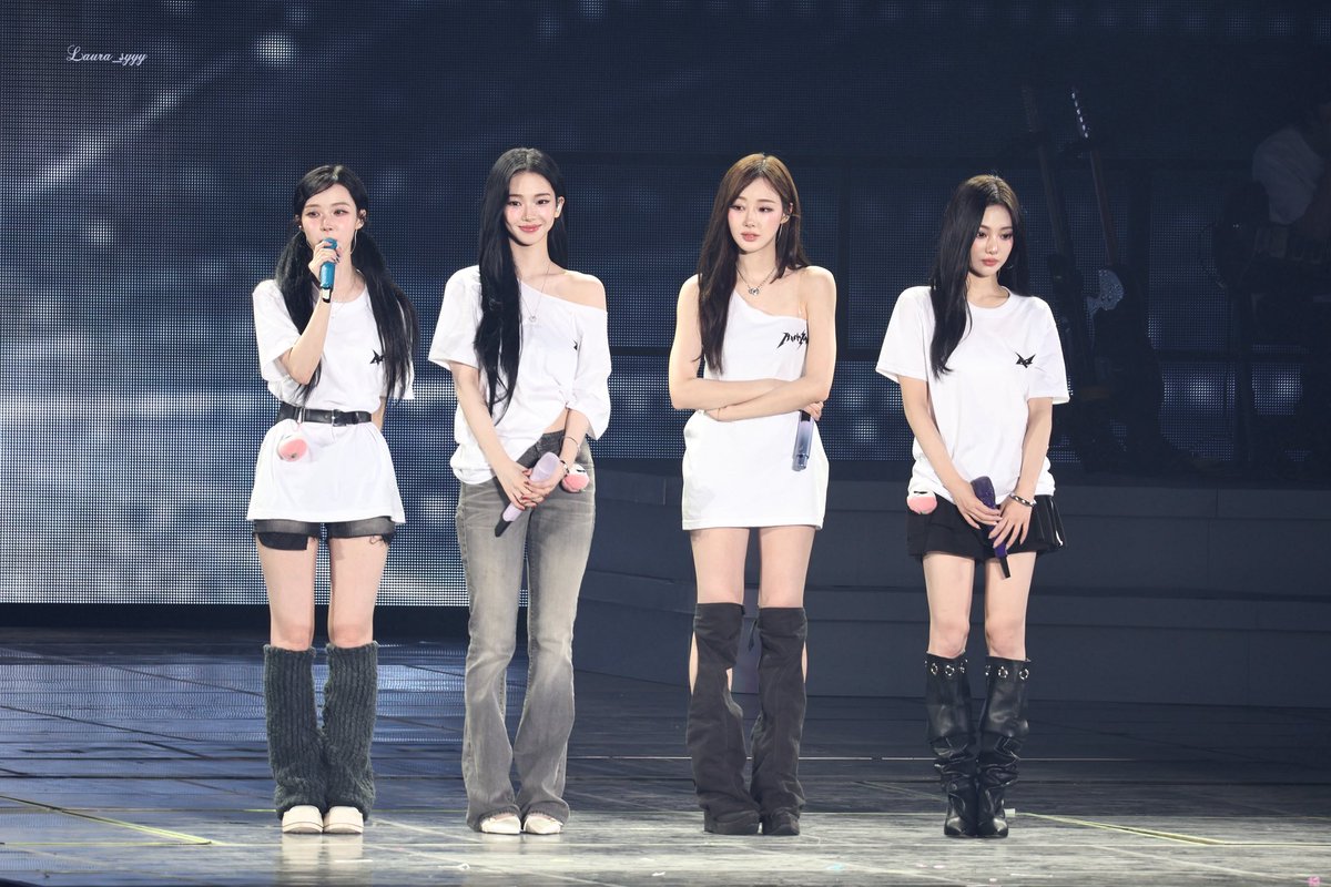 Laura_syyy's tweet photo. 🩵🌙Happy 5th Anniversary⭐️🦋

#FiveYearsWithAESPA 
#에스파_오래오래_사랑할게 
#aespa #에스파 
#KARINA #카리나
#WINTER #윈터  
#GISELLE #지젤 
#NINGNING #닝닝 https://t.co/94bxKCzE0e