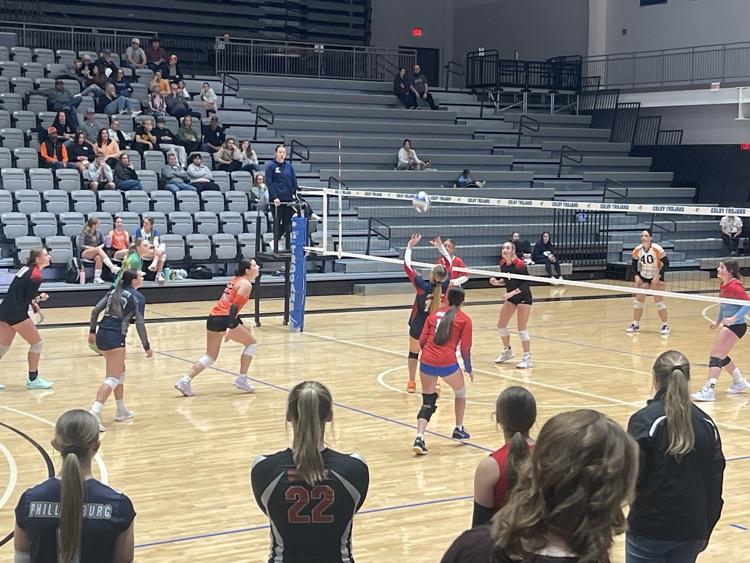 Today senior Zoe Miller represented Deerfield in the NWKS All Star Volleyball match in Colby. Her team went 2-0 and she did an amazing job representing our school!  We are very proud of her!