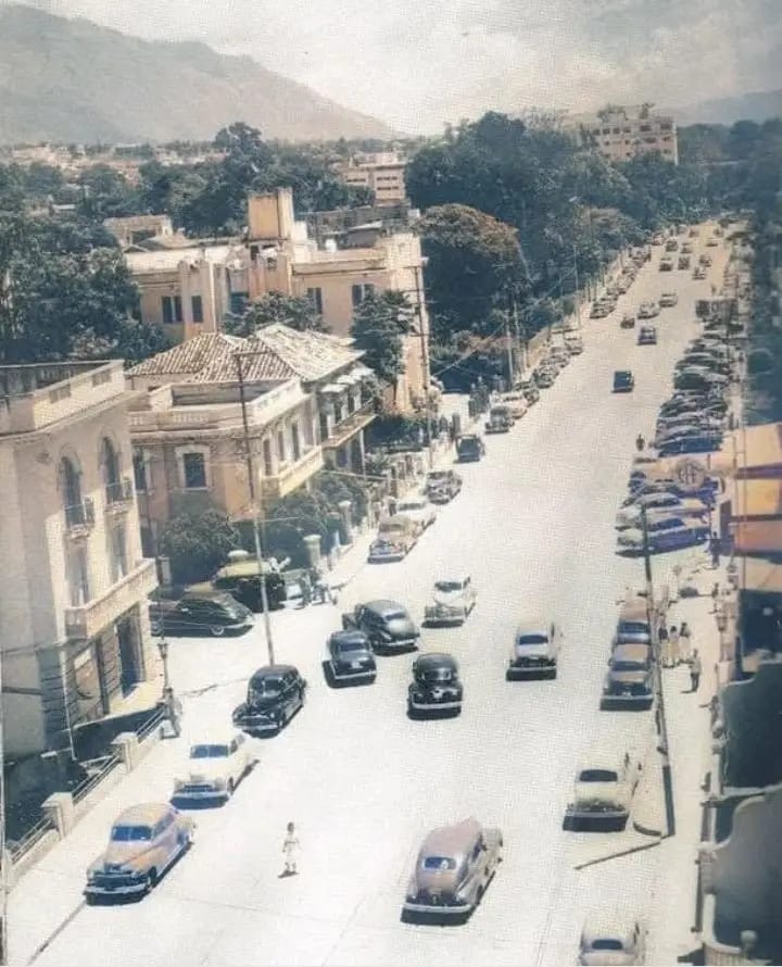 Caracas /// Venezuela. Años 40s, Avenida México a la altura del Puente Brión.
