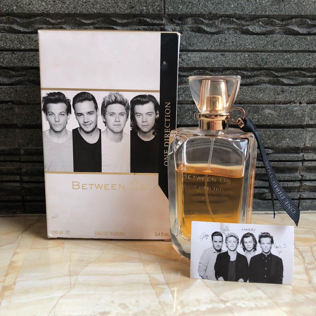 Ojalá trajeran de vuelta los perfumes de One Direction, ahora si ya tengo dinero para comprarlos