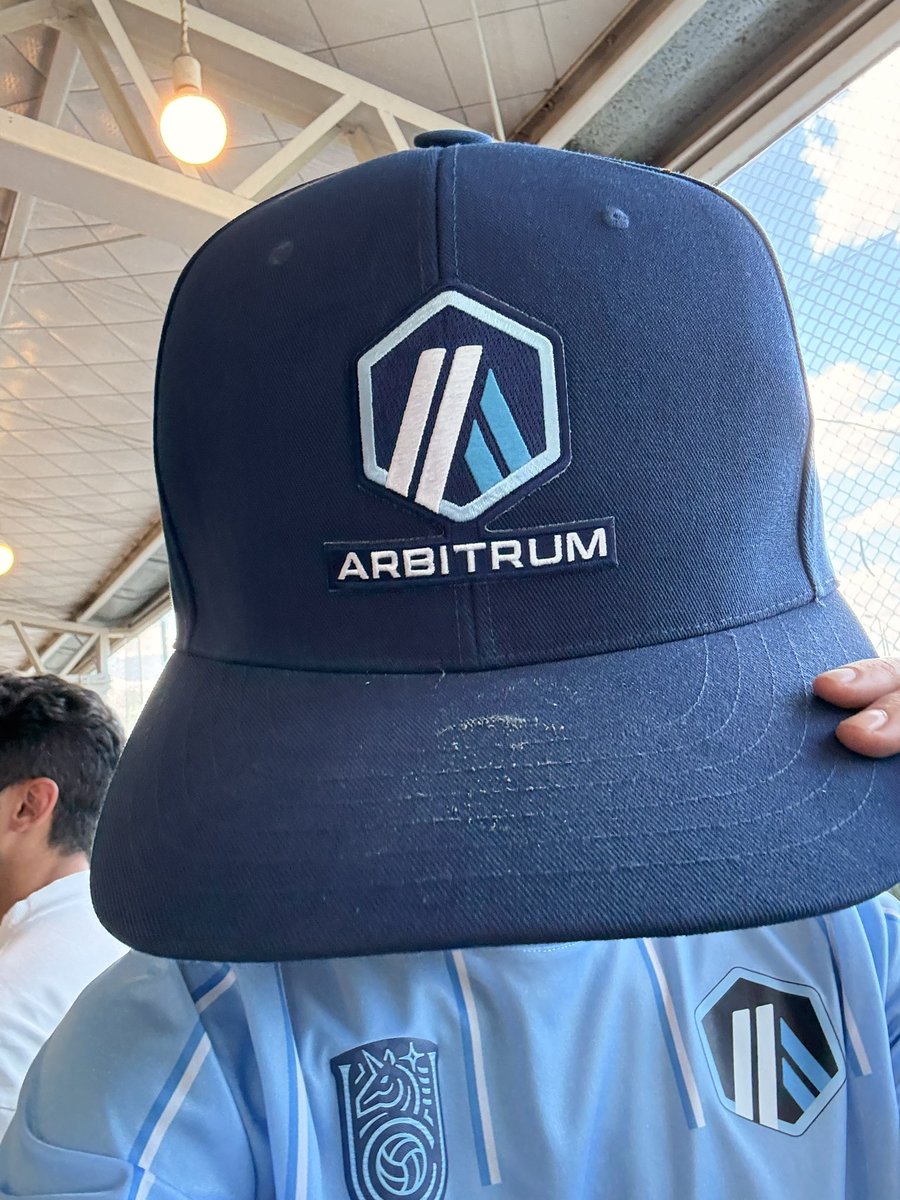 Solofunk's tweet image. Proud of @arbitrum performance today at the @Uniswap Cup, especially how we ended up advancing to the knockout round! 

A recap:

Game #1 vs @aave: Tied 0-0 at halftime. Quickly gave up a goal and then lost 2-0. Bummer of a start.

Game #2 vs @Celo: We were down 2-1 and ended up…