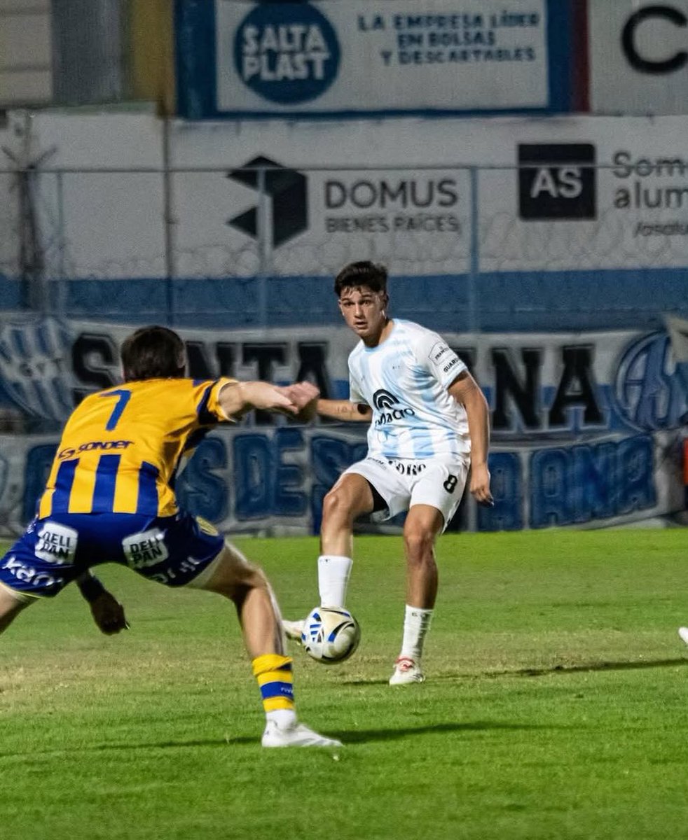 🧠Matias Morello va a volver de su prestamo en Gimnasia y Tiro de Salta donde fue fundamental llegando hasta los cuartos de final del reducido, fue titular casi siempre. Su continuidad esta en manos de Farre.