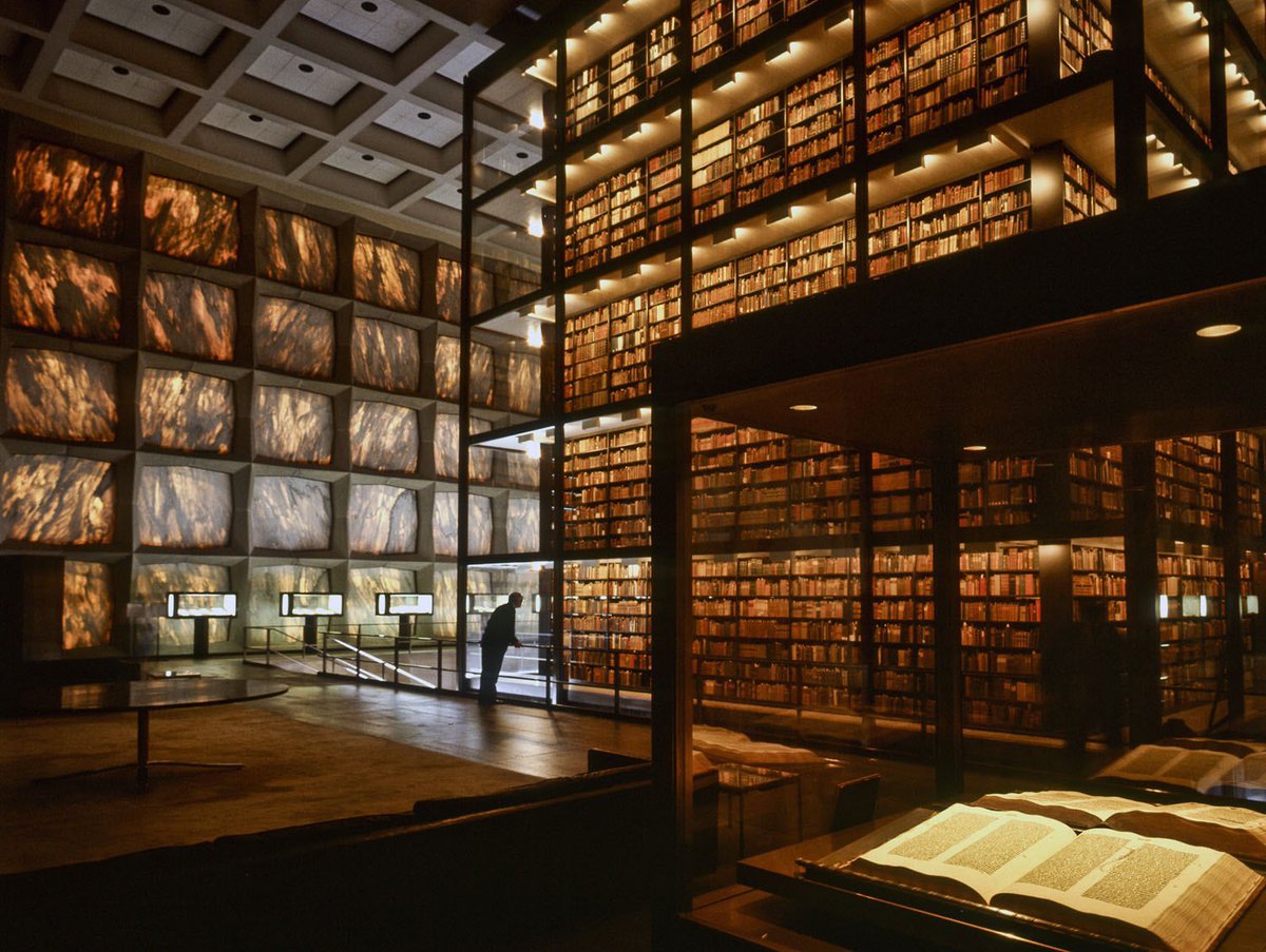 luusssso's tweet image. Yale University has a Brutalist rare book library and it is amazing