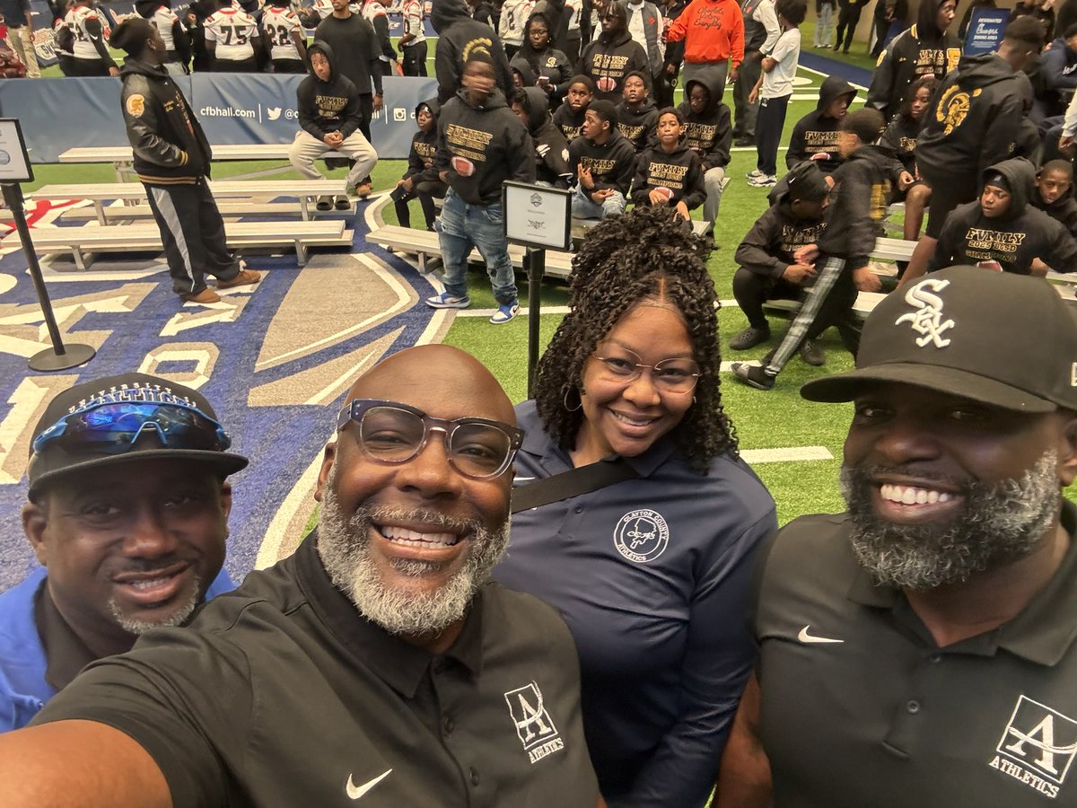 JacksonQue4's tweet image. The Battle of the Metro was a blast! Special thanks to our sponsors and event supporters! @cfbhall @RiddellSports @BSNSPORTS @BashRemodeling @GADACOACHES @borntocompete @APSAthleticsNow @coachgrooms @AthleticsHenry @DeKalbSchools @ccpsathletics1 @GriffinSpalding @KIPPATL
