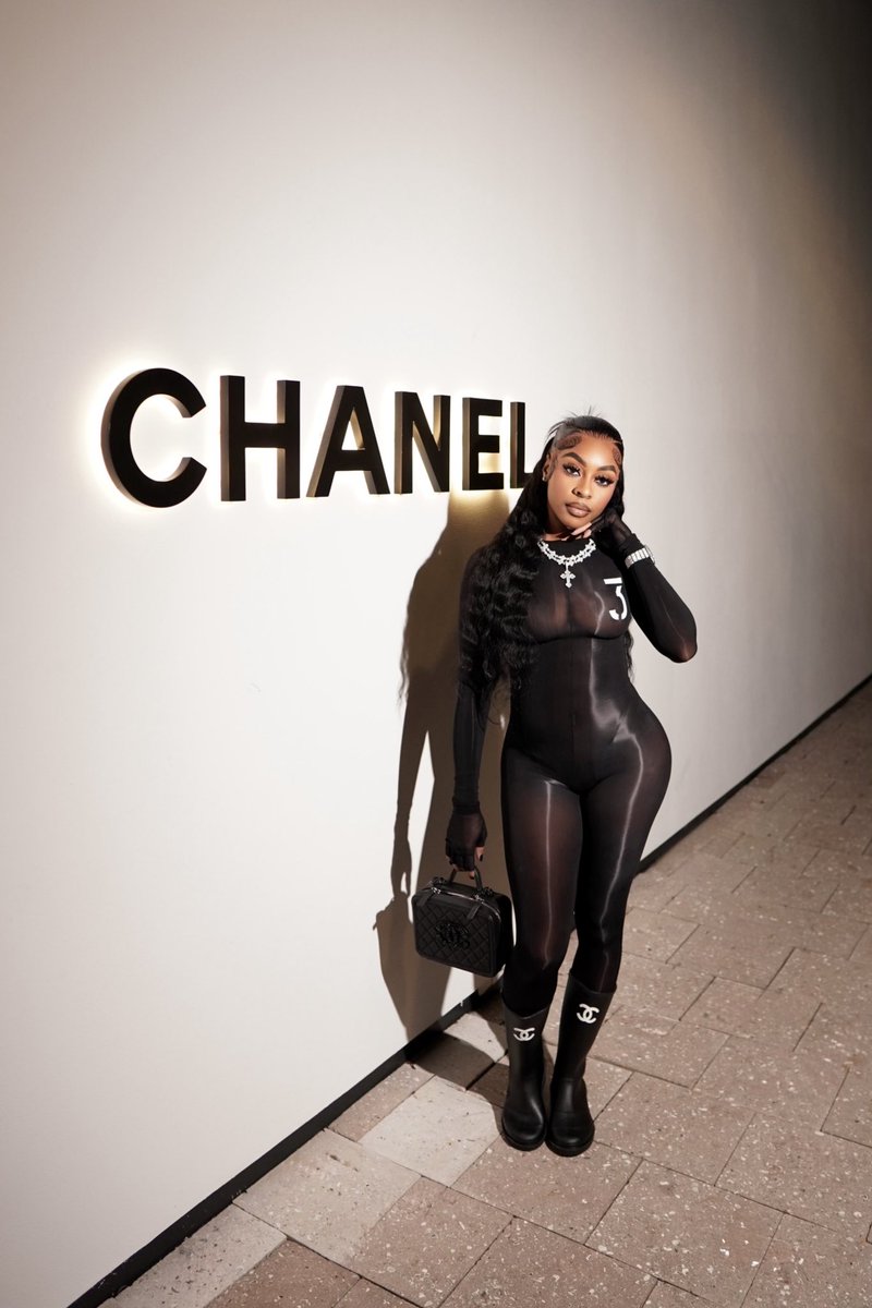 DerikcaDesiree's tweet image. Too polished to be regular 🖤