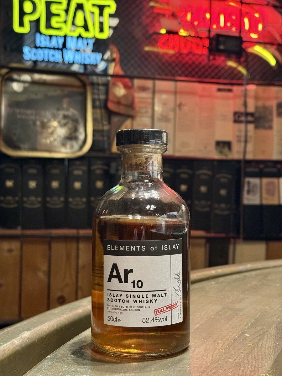 SANDYMAC2006's tweet photo. 11/17(月)17:00〜翌2:00
〜Whisky of the day〜
🏴Ar 10 (ARDBEG)
“ELEMENTS OF ISLAY”
500ml 54.5%
【Elixir Distillers】
☆本日も皆様のご来店を
お待ちしております!
#神田駅南口
#神田bar
#神田BAR
#神田ウイスキー
#KandaWhisky
#Ardbeg
#ElixirDistillers https://t.co/dGEP7RVQNg
