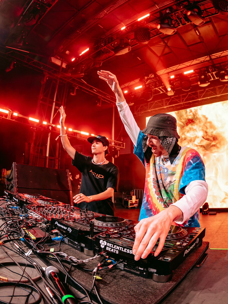DUSK Music Festival tweet media